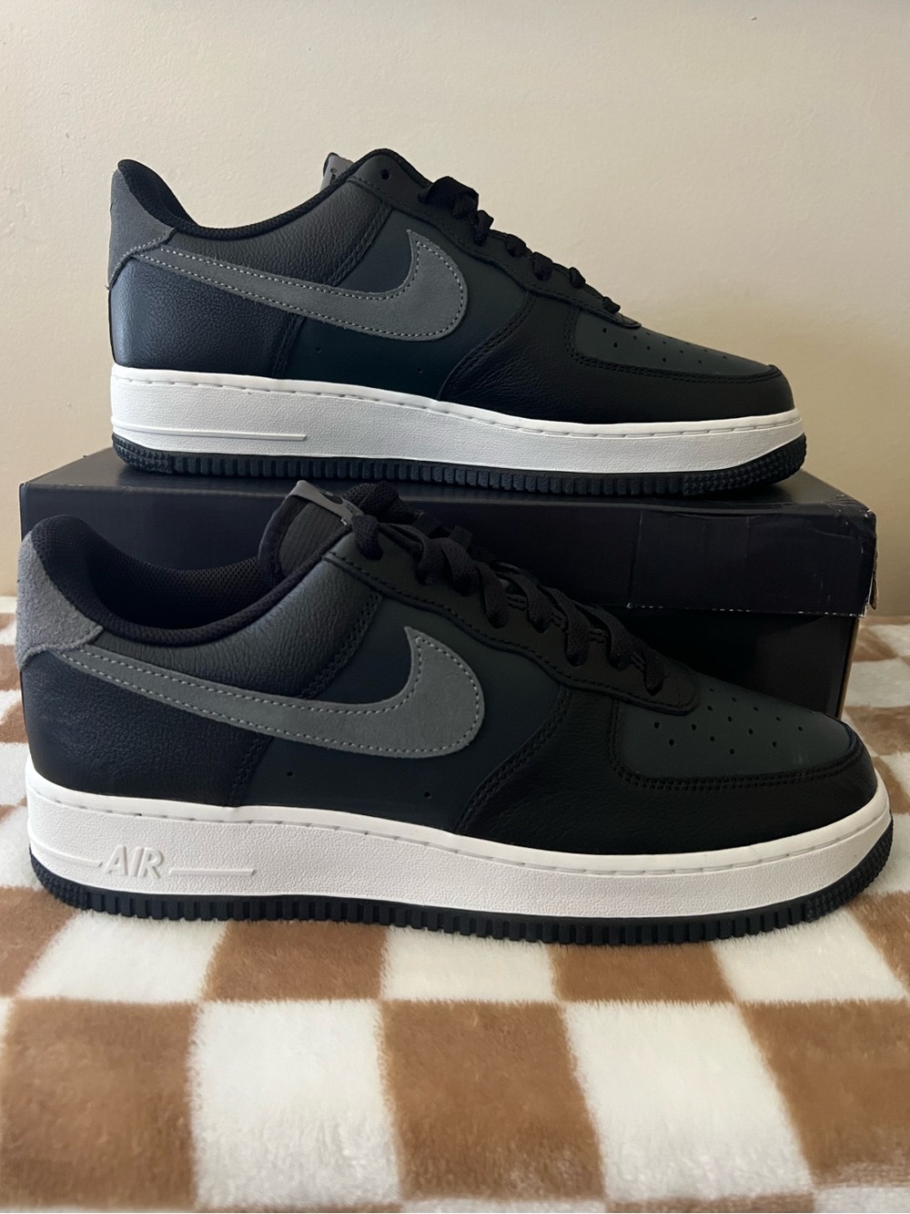 Nike Air Force 1 ‘07 LV8 Sneakers Black/Smoke Grey FJ4170 004 Men’s Sz 10.5 BNIB